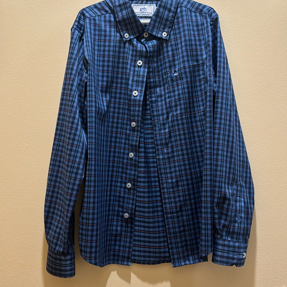 Kids Southern tide intercoastal button up size M